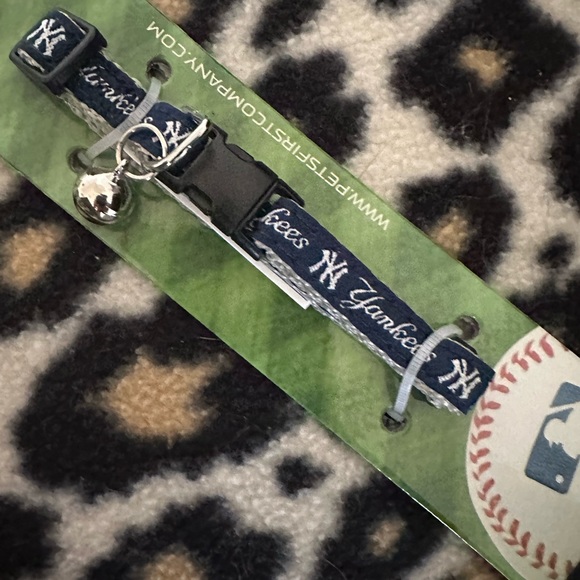 NWT New York Yankees adjustable cat collar - Picture 1 of 10
